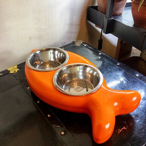 Cat Bowl Hing Design Fish with Non Slip Rubber Feet Made in England - Picture 2 of 8